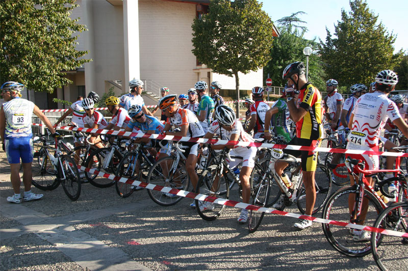 gal/2009/06 - GF della Valdarbia/partenza_lungo_e_corto/IMG_7596-01.jpg